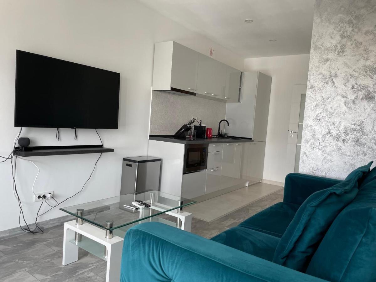 Cozy 2-Room Penthouse Lakeview W14 Bukurešť Exteriér fotografie